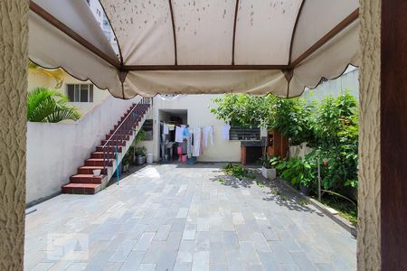 Casa à venda com 220m², 4 quartos e 4 vagasQuintal