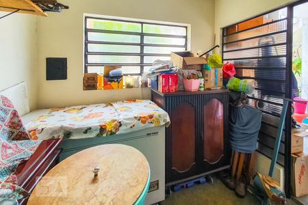 Casa à venda com 220m², 4 quartos e 4 vagasQuarto de Serviço