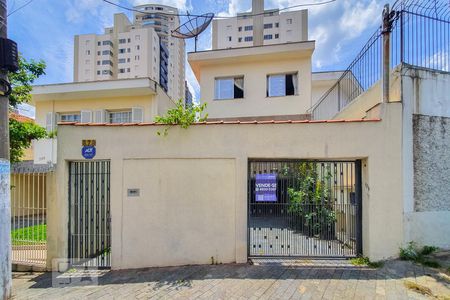 Casa à venda com 220m², 4 quartos e 4 vagasFachada
