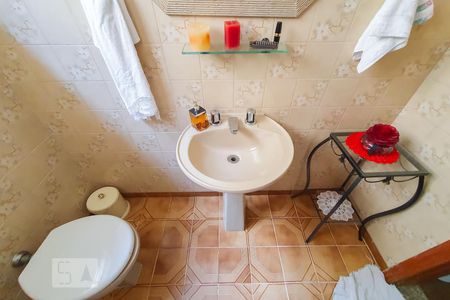 Casa à venda com 220m², 4 quartos e 4 vagasLavabo