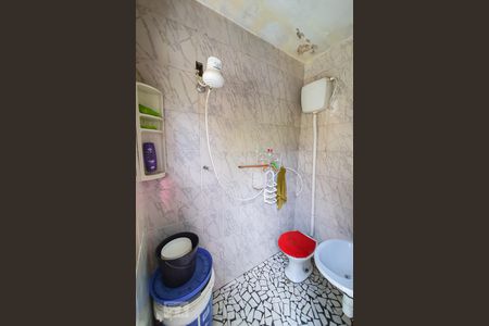 Casa à venda com 220m², 4 quartos e 4 vagasBanheiro de Serviço