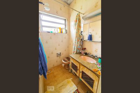 Casa à venda com 220m², 4 quartos e 4 vagasBanheiro do quarto 4 ou extra