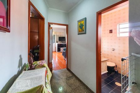 Casa à venda com 220m², 4 quartos e 4 vagasCorredor