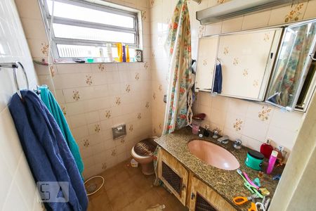 Casa à venda com 220m², 4 quartos e 4 vagasBanheiro do quarto 4 ou extra