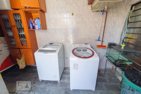 Casa à venda com 220m², 4 quartos e 4 vagasLavanderia