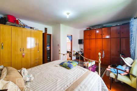 Casa à venda com 220m², 4 quartos e 4 vagasQuarto 1 - suite