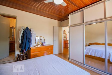 Casa à venda com 250m², 5 quartos e 6 vagasSuíte 2