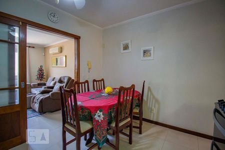 Casa à venda com 250m², 5 quartos e 6 vagasCozinha 