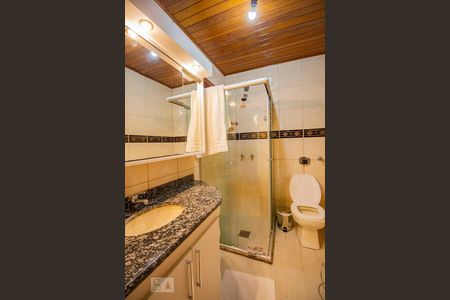 Casa à venda com 250m², 5 quartos e 6 vagasBanheiro 3