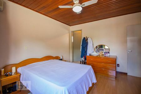 Casa à venda com 250m², 5 quartos e 6 vagasSuíte 2