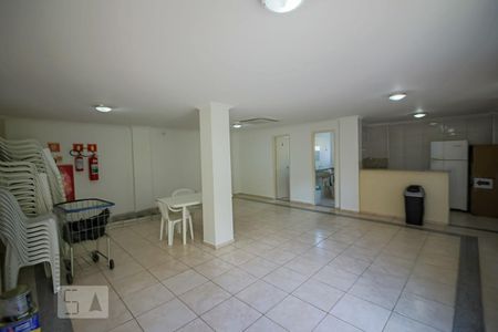 Apartamento à venda com 62m², 2 quartos e 1 vaga Apartamento à venda com 62m², 2 quartos e 1 vagaÁrea comum - Salão de festas