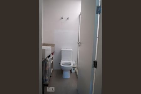 Casa de condomínio à venda com 211m², 3 quartos e 4 vagas Casa de condomínio à venda com 211m², 3 quartos e 4 vagasBanheiro da Suíte 2