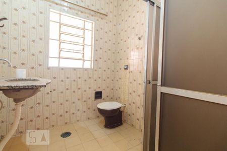 Casa à venda com 244m², 4 quartos e 3 vagas Casa à venda com 244m², 4 quartos e 3 vagasBanheiro - edícula