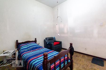 Casa à venda com 244m², 4 quartos e 3 vagas Casa à venda com 244m², 4 quartos e 3 vagasQuarto 2