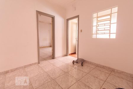 Casa à venda com 244m², 4 quartos e 3 vagas Casa à venda com 244m², 4 quartos e 3 vagasSala - edícula