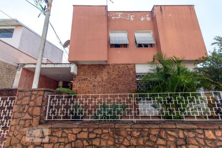 Casa à venda com 244m², 4 quartos e 3 vagas Casa à venda com 244m², 4 quartos e 3 vagasFachada