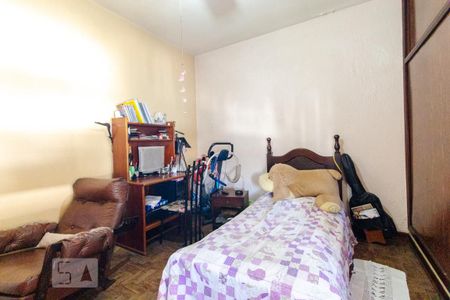 Casa à venda com 244m², 4 quartos e 3 vagas Casa à venda com 244m², 4 quartos e 3 vagasQuarto 3