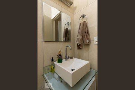 Casa à venda com 140m², 3 quartos e 4 vagas Casa à venda com 140m², 3 quartos e 4 vagasBanheiro