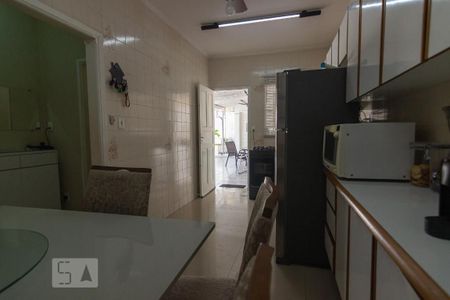 Casa à venda com 140m², 3 quartos e 4 vagas Casa à venda com 140m², 3 quartos e 4 vagasCozinha