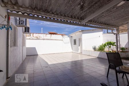 Casa à venda com 140m², 3 quartos e 4 vagas Casa à venda com 140m², 3 quartos e 4 vagasÁrea Externa