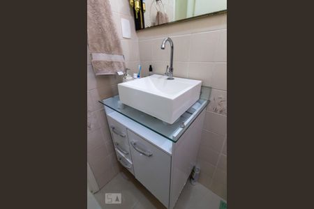 Casa à venda com 140m², 3 quartos e 4 vagas Casa à venda com 140m², 3 quartos e 4 vagasBanheiro