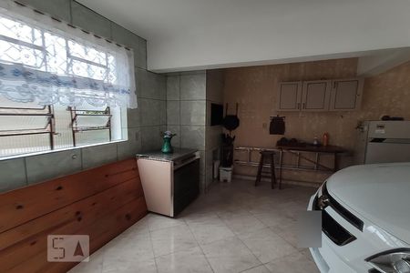 Casa à venda com 226m², 4 quartos e 3 vagas Casa à venda com 226m², 4 quartos e 3 vagasGaragem