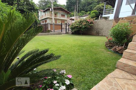 Casa à venda com 226m², 4 quartos e 3 vagas Casa à venda com 226m², 4 quartos e 3 vagasÁrea Externa