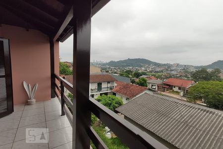 Casa à venda com 226m², 4 quartos e 3 vagasSacada do Quarto 1