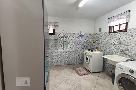 Casa à venda com 226m², 4 quartos e 3 vagas Casa à venda com 226m², 4 quartos e 3 vagasLavanderia