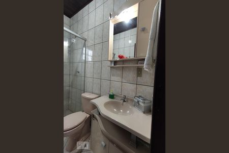 Casa à venda com 226m², 4 quartos e 3 vagas Casa à venda com 226m², 4 quartos e 3 vagasBanheiro