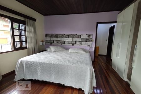 Casa à venda com 226m², 4 quartos e 3 vagas Casa à venda com 226m², 4 quartos e 3 vagasQuarto 2