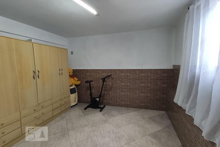 Casa à venda com 226m², 4 quartos e 3 vagas Casa à venda com 226m², 4 quartos e 3 vagasQuarto 4