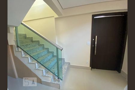 Apartamento para alugar com 3 quartos, 250m² em Carmo, Belo Horizonte