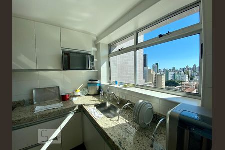 Apartamento para alugar com 250m², 3 quartos e 4 vagas