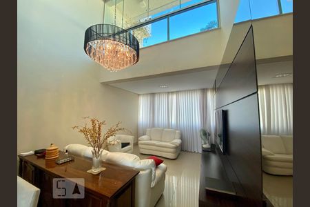 Apartamento para alugar com 3 quartos, 250m² em Carmo, Belo Horizonte