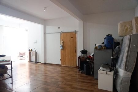 Casa à venda com 300m², 2 quartos e 3 vagasSalão