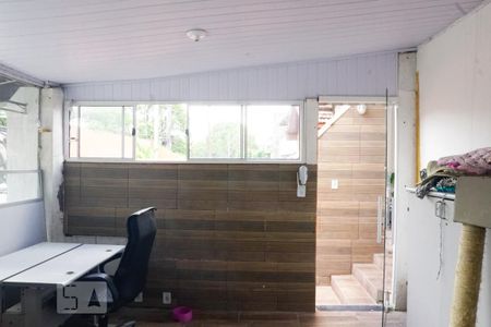 Casa à venda com 300m², 2 quartos e 3 vagasEscritório