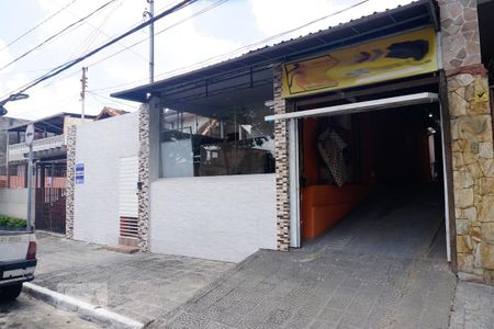 Casa à venda com 300m², 2 quartos e 3 vagasFachada 