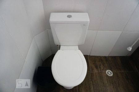 Casa à venda com 300m², 2 quartos e 3 vagasBanheiro da Suíte 1