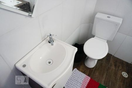 Casa à venda com 300m², 2 quartos e 3 vagasBanheiro da Suíte 1