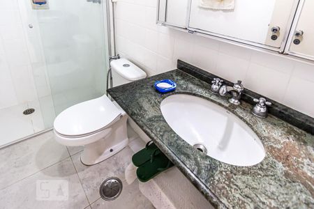 Banheiro de kitnet/studio para alugar com 1 quarto, 35m² em Santa Cecilia, São Paulo