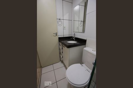 Banheiro social de apartamento para alugar com 2 quartos, 55m² em Parque Industrial Lagoinha, Ribeirão Preto