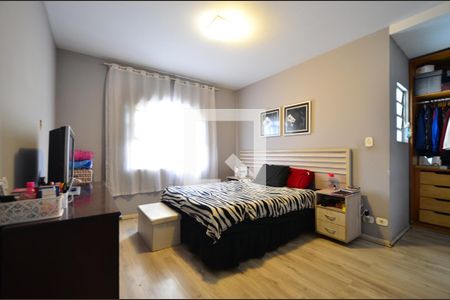 Casa à venda com 170m², 3 quartos e 3 vagasSuíte