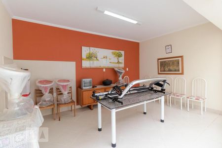 Casa à venda com 400m², 5 quartos e 4 vagas Casa à venda com 400m², 5 quartos e 4 vagasVaranda