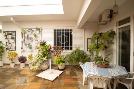 Casa à venda com 400m², 5 quartos e 4 vagas Casa à venda com 400m², 5 quartos e 4 vagasChurrasqueira