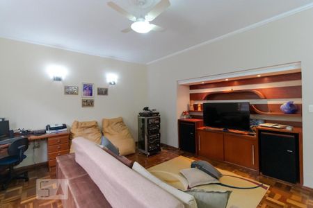 Casa à venda com 400m², 5 quartos e 4 vagas Casa à venda com 400m², 5 quartos e 4 vagasSala de TV e Escritório