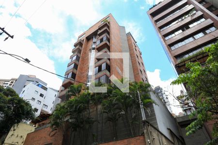 Apartamento à venda com 107m², 3 quartos e 2 vagas Apartamento à venda com 107m², 3 quartos e 2 vagasFachada