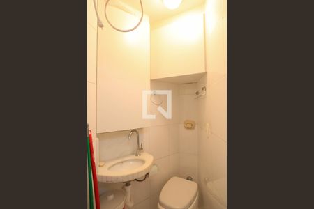 Apartamento à venda com 107m², 3 quartos e 2 vagas Apartamento à venda com 107m², 3 quartos e 2 vagasÁrea de Serviço