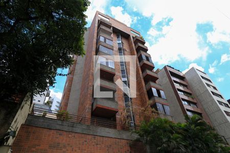 Apartamento à venda com 107m², 3 quartos e 2 vagas Apartamento à venda com 107m², 3 quartos e 2 vagasFachada