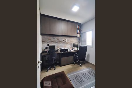 Apartamento à venda com 180m², 4 quartos e 3 vagasEscritório